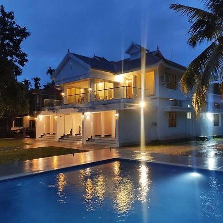 Riveria Portico - River Side 6 Bedroom Private Pool Bungalow North Paravur Exteriör bild