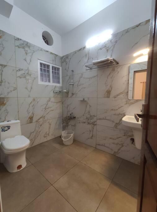Riveria Portico - River Side 6 Bedroom Private Pool Bungalow North Paravur Exteriör bild